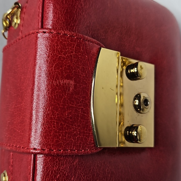 Cinti Red Leather Square Long Gold Chain Crossbody Bag With Lock and Key - Picture 2 of 16
